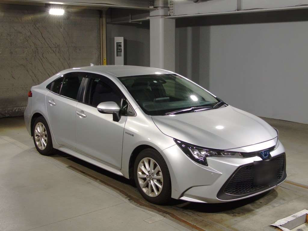 2019 Toyota Corolla Sedan ZWE211[2]