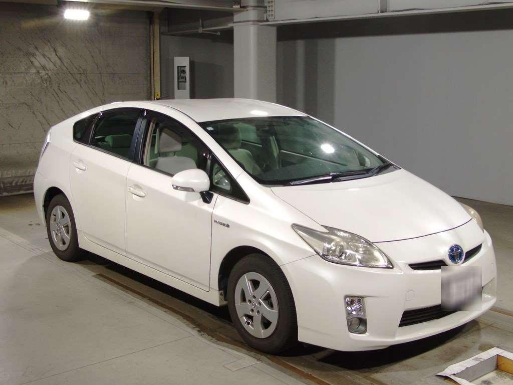 2011 Toyota Prius ZVW30[2]