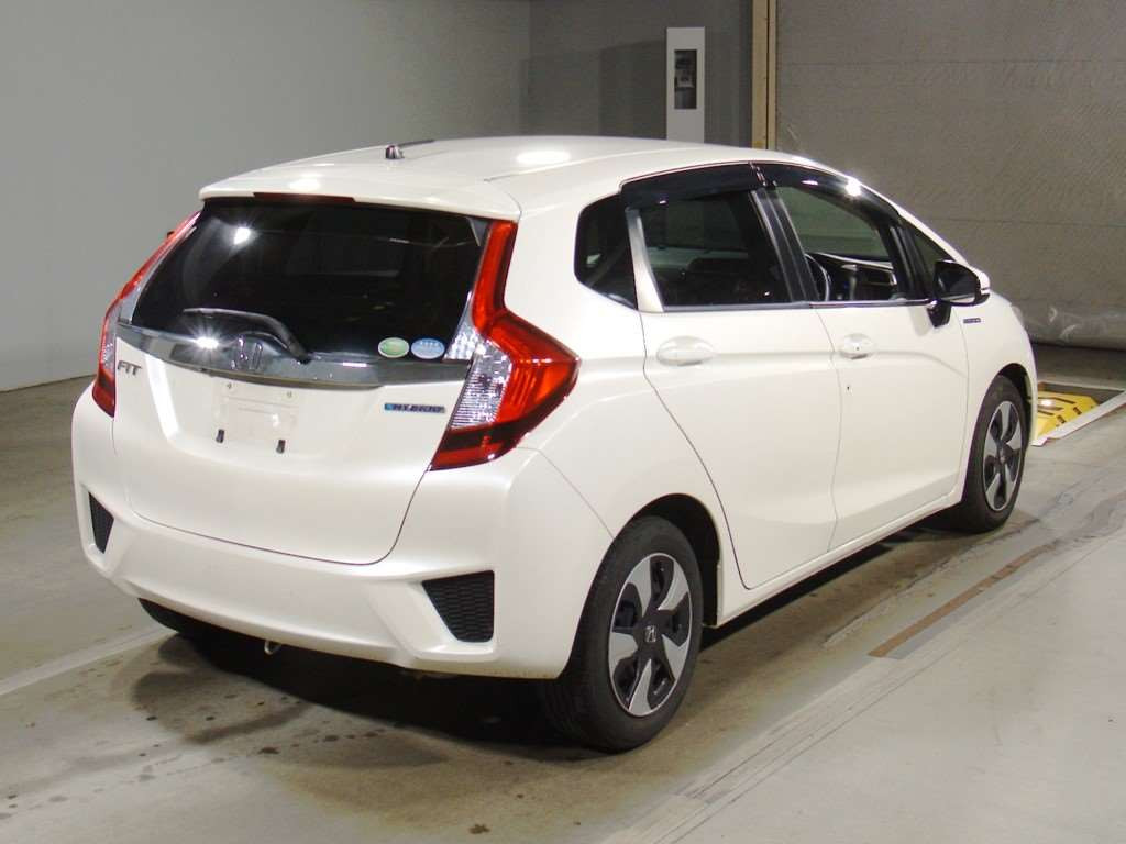 2015 Honda Fit Hybrid GP5[1]