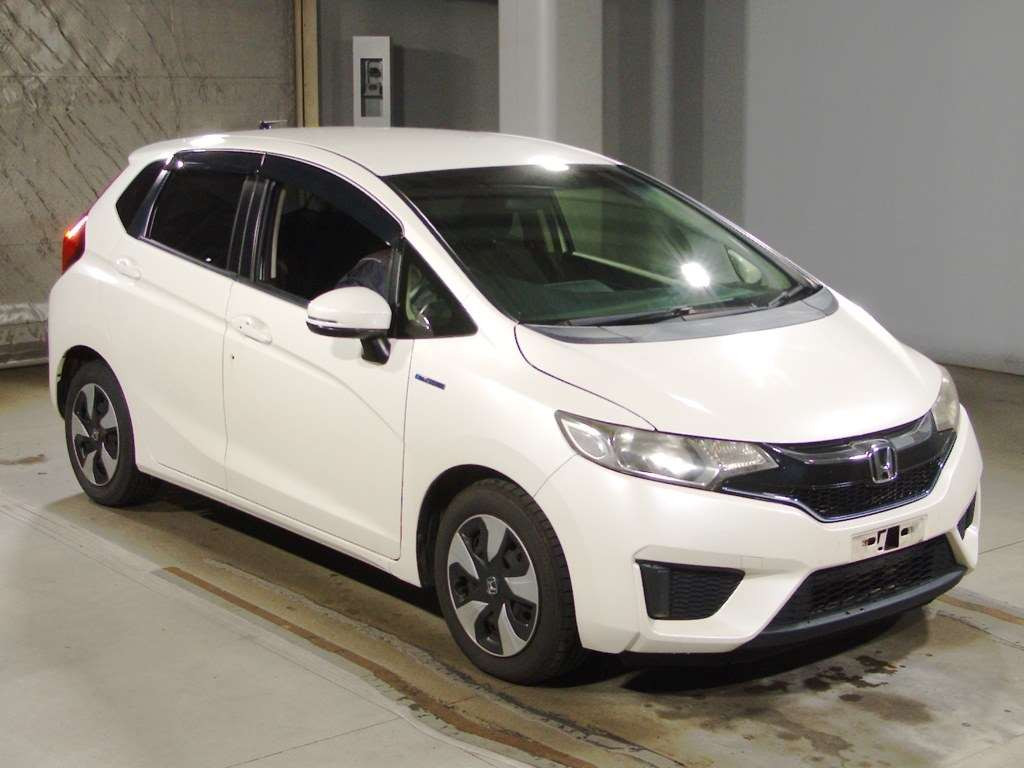 2015 Honda Fit Hybrid GP5[2]