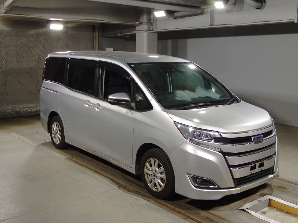 2020 Toyota Noah ZWR80G[2]