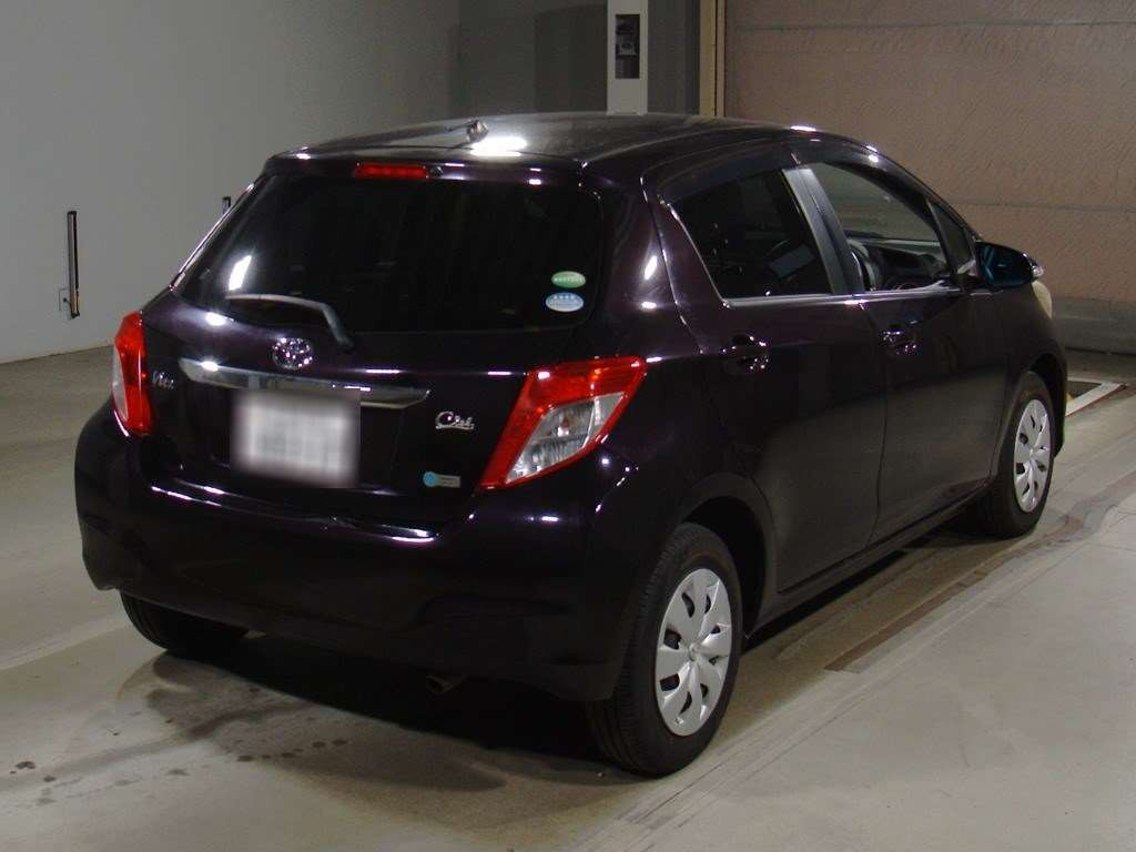 2013 Toyota Vitz NSP130[1]