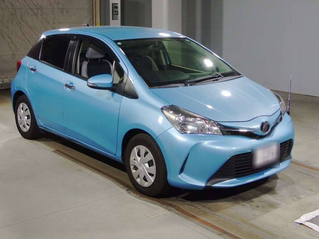 2015 Toyota Vitz NSP130[2]