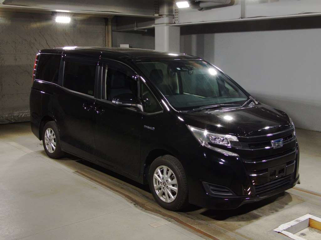 2019 Toyota Noah ZWR80G[2]