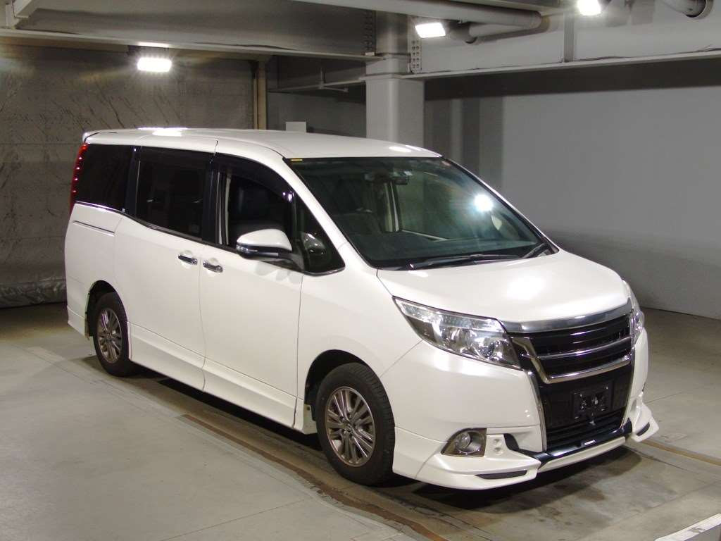 2015 Toyota Esquire ZRR80G[2]