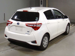 2017 Toyota Vitz