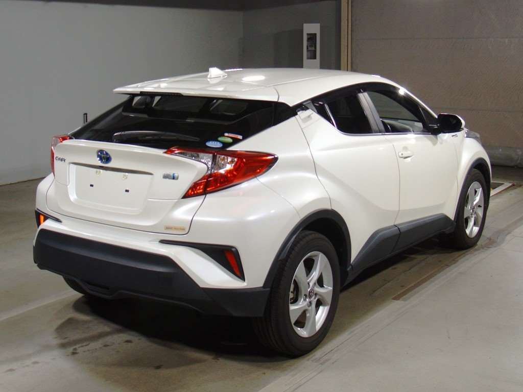 2017 Toyota C-HR ZYX10[1]