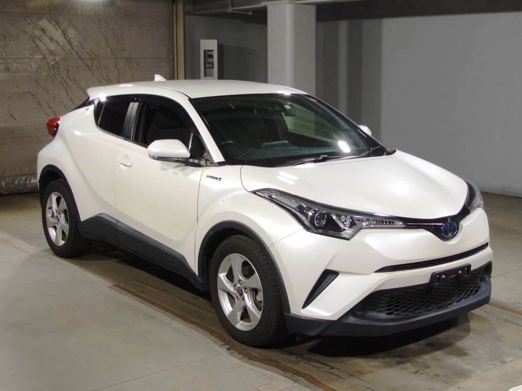 2017 Toyota C-HR ZYX10[2]