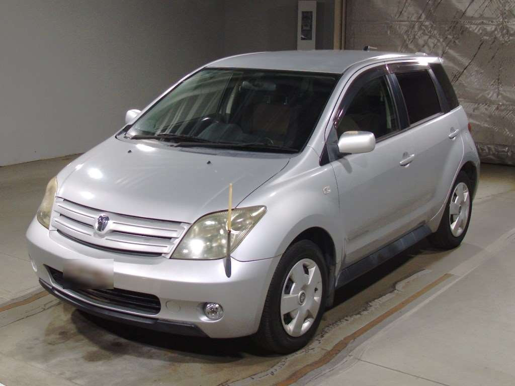 2003 Toyota IST NCP61[0]