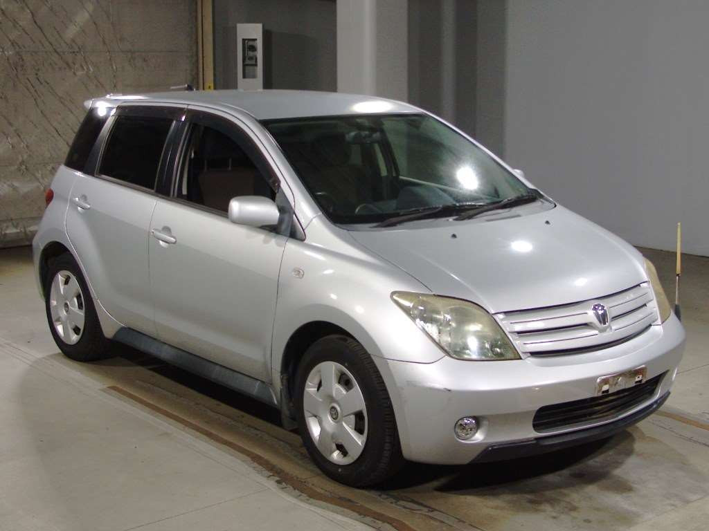 2003 Toyota IST NCP61[2]