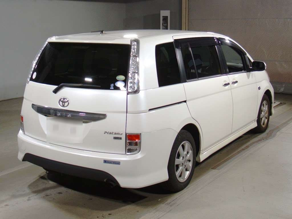 2012 Toyota Isis ZGM10W[1]