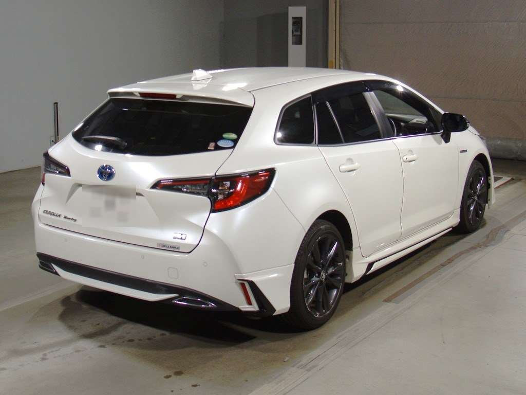 2020 Toyota Corolla Touring Wagon ZWE211W[1]