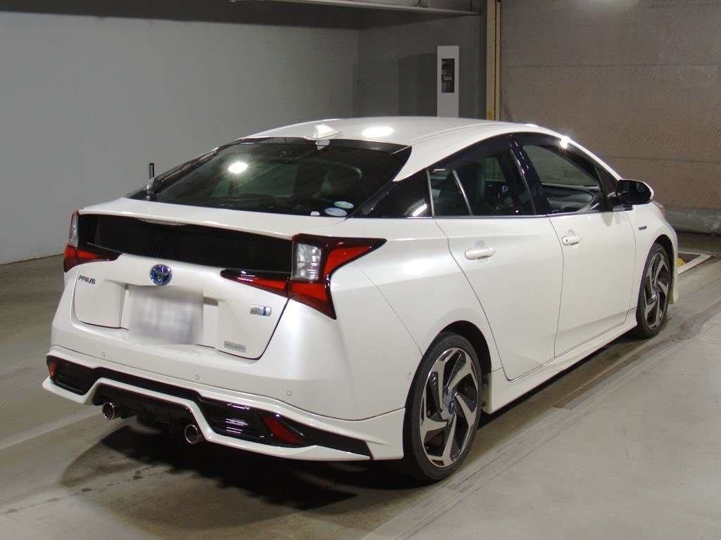 2019 Toyota Prius ZVW51[1]