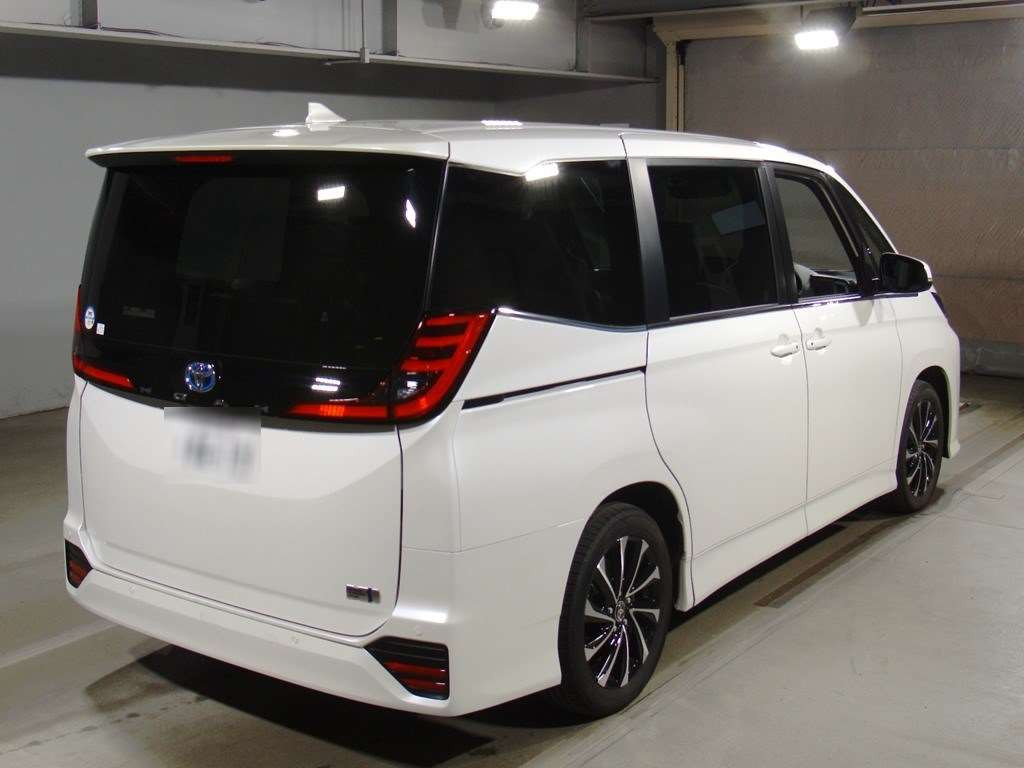 2024 Toyota Noah ZWR90W[1]