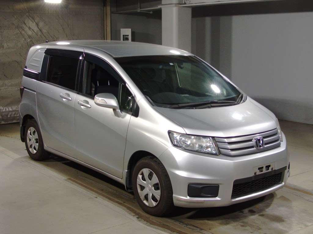 2012 Honda Freed Spike GB3[2]