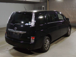 2012 Toyota Isis