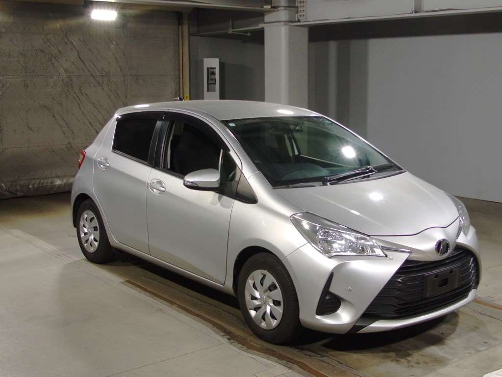 2017 Toyota Vitz NSP130[2]