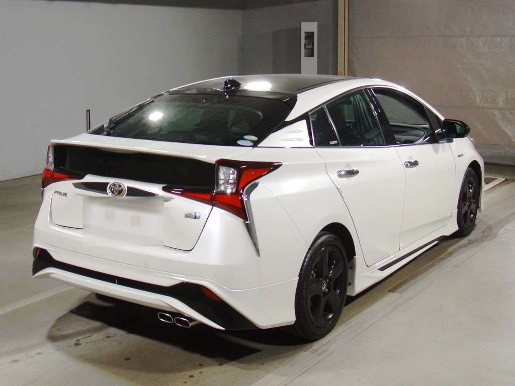 2019 Toyota Prius ZVW51[1]