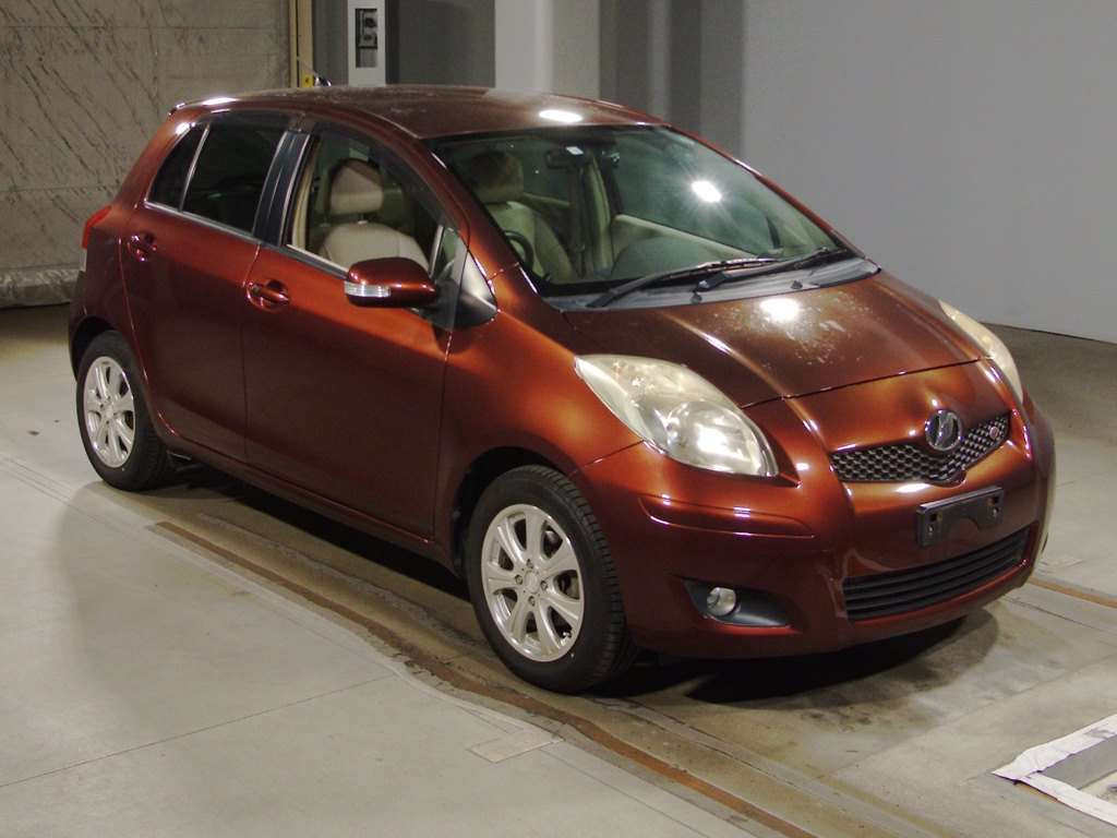 2010 Toyota Vitz NCP91[2]