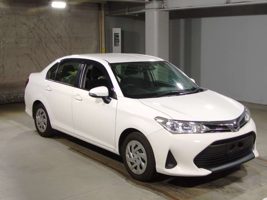 2017 Toyota Corolla Axio NRE161[2]