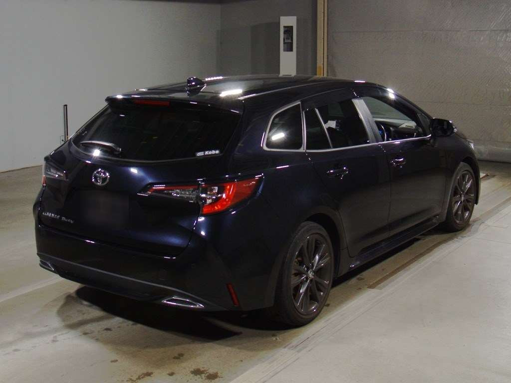 2020 Toyota Corolla Touring Wagon ZRE212W[1]