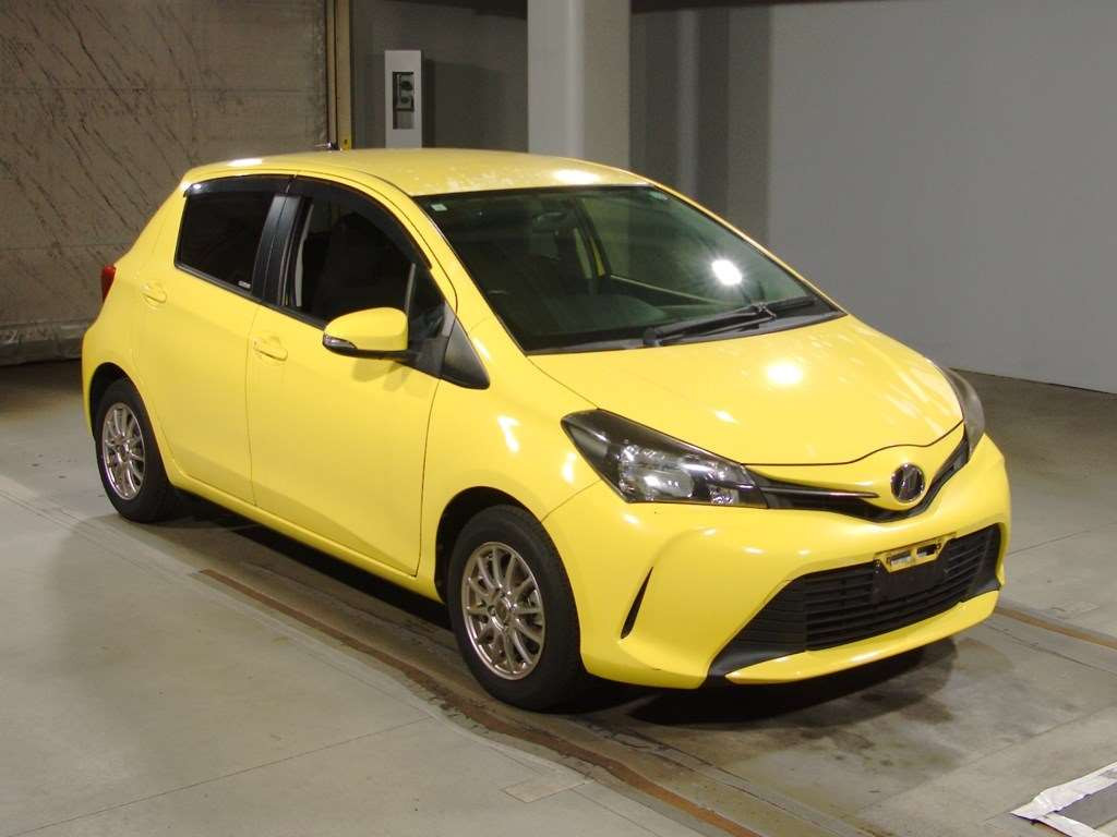 2015 Toyota Vitz KSP130[2]