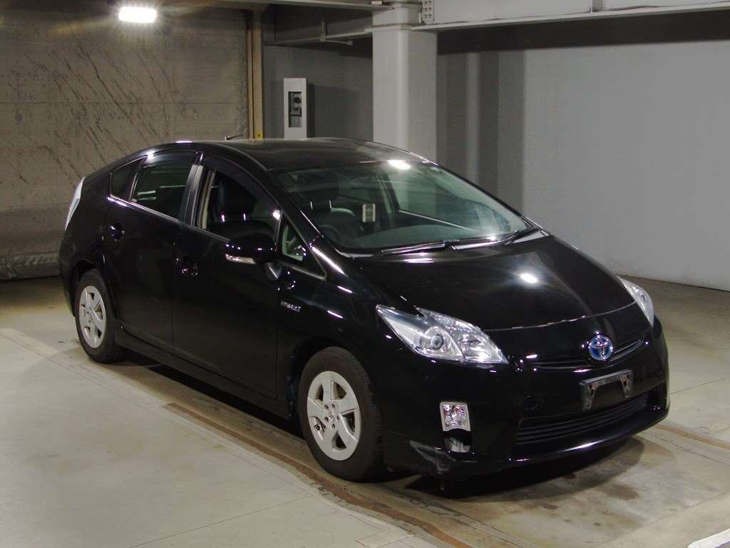 2011 Toyota Prius ZVW30[2]