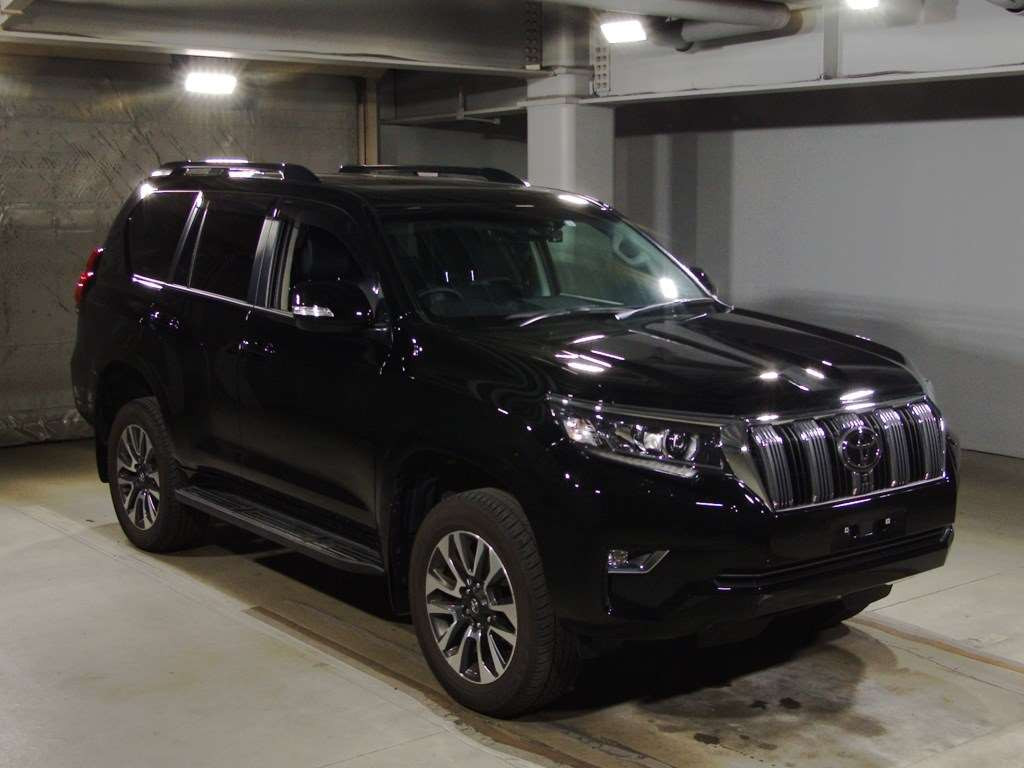 2023 Toyota Land Cruiser Prado TRJ150W[2]