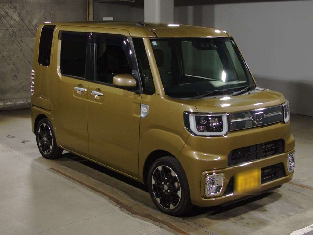 2019 Daihatsu Wake LA700S[2]