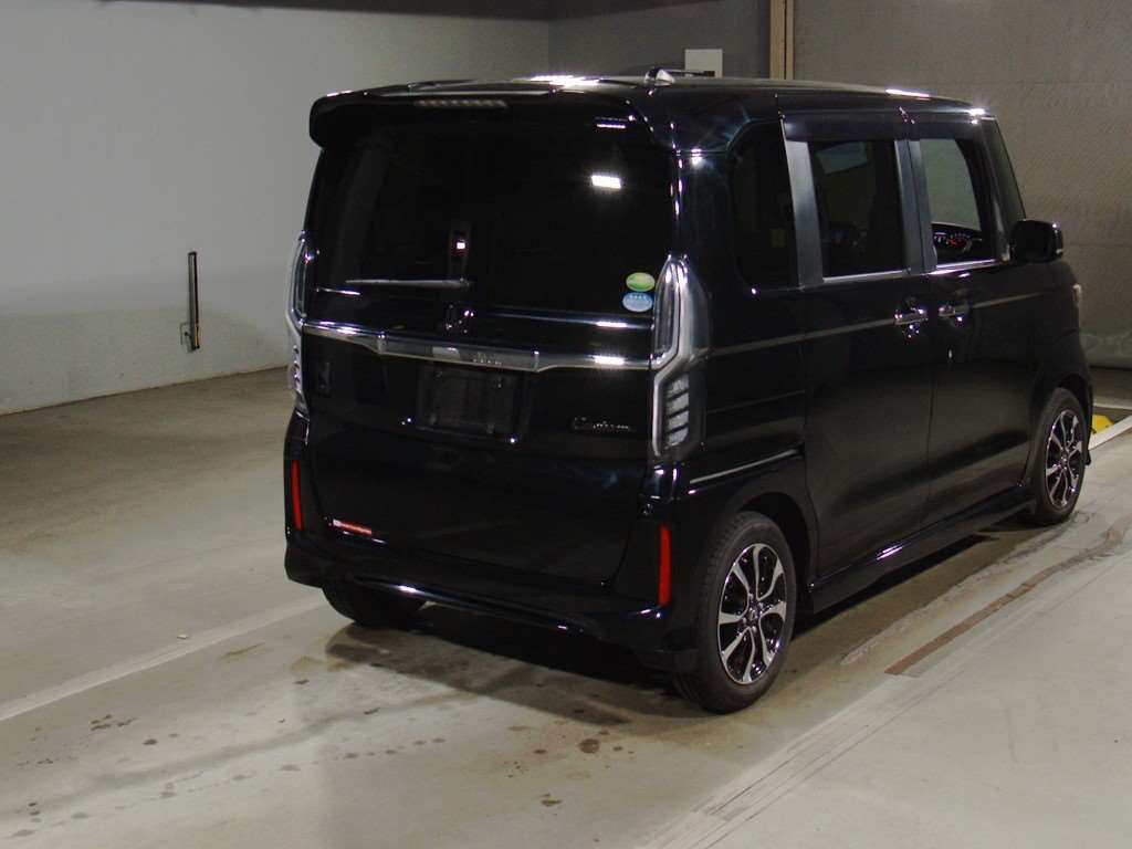 2018 Honda N-BOX CUSTOM JF3[1]