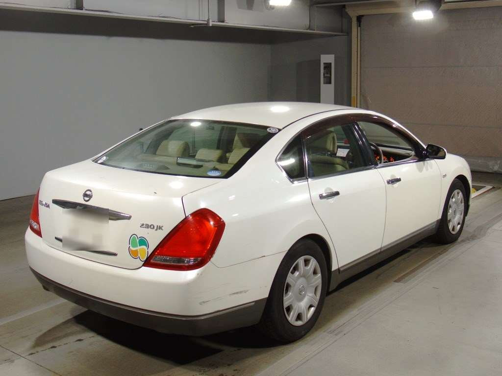 2004 Nissan Teana J31[1]