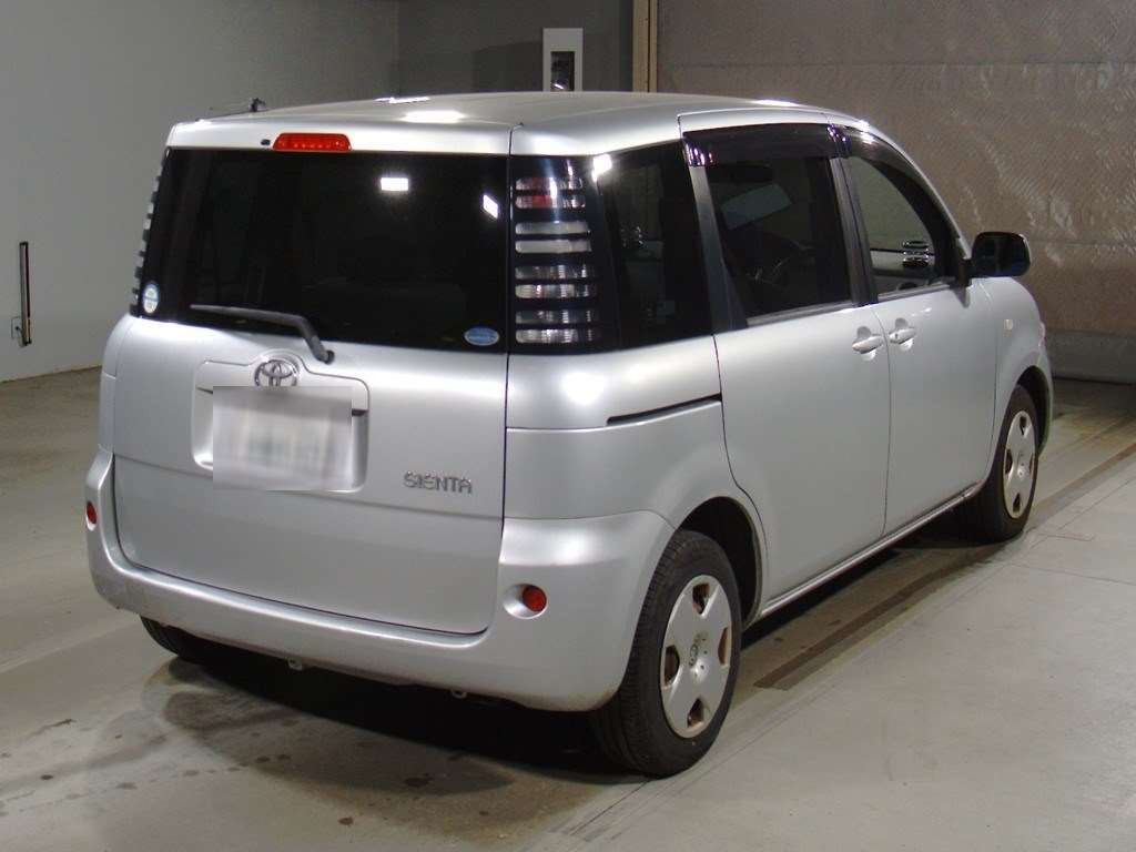 2004 Toyota Sienta NCP81G[1]