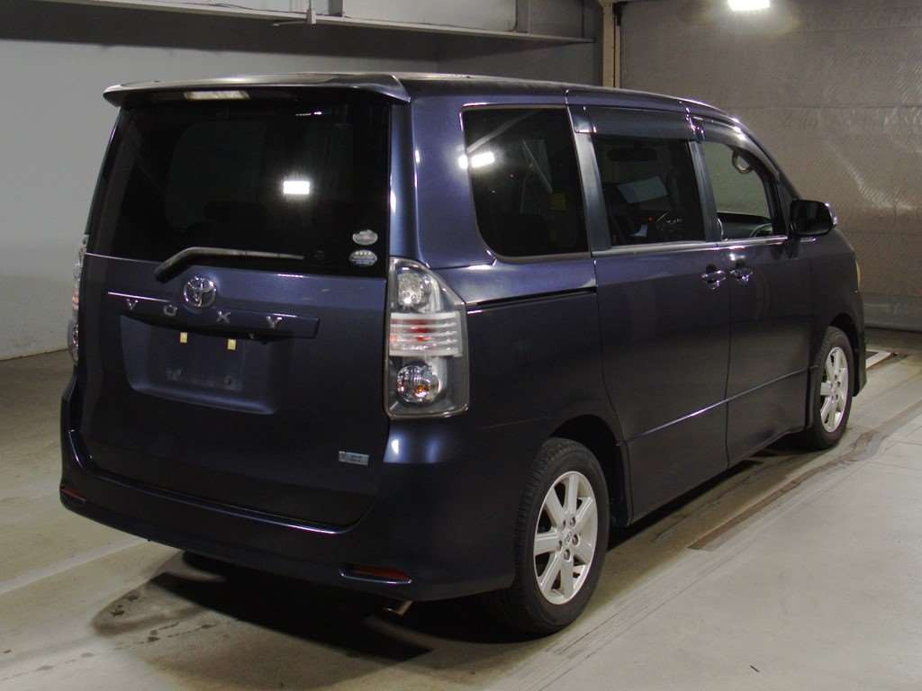 2009 Toyota Voxy ZRR70W[1]