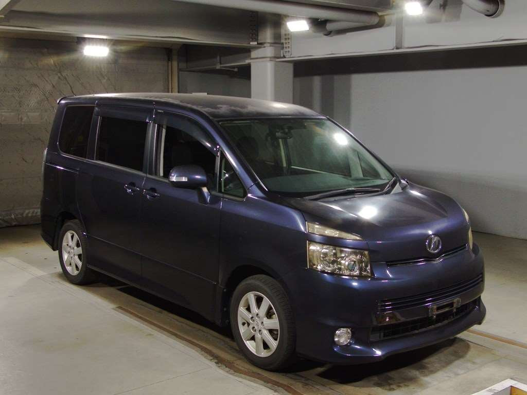 2009 Toyota Voxy ZRR70W[2]