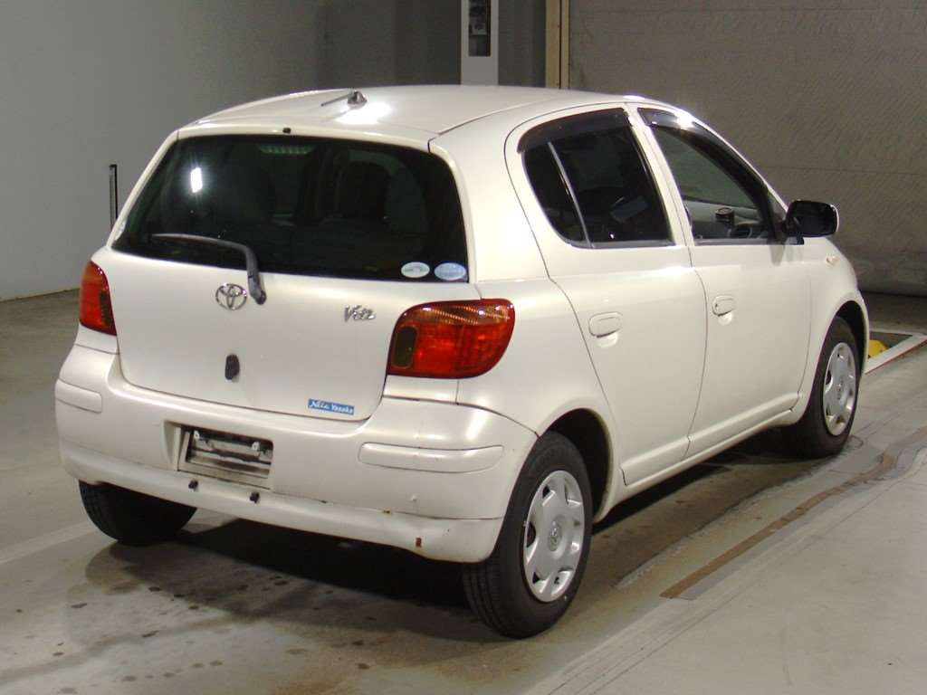 2004 Toyota Vitz SCP13[1]