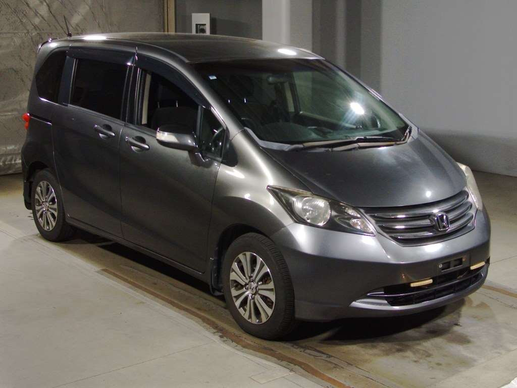 2010 Honda Freed GB3[2]