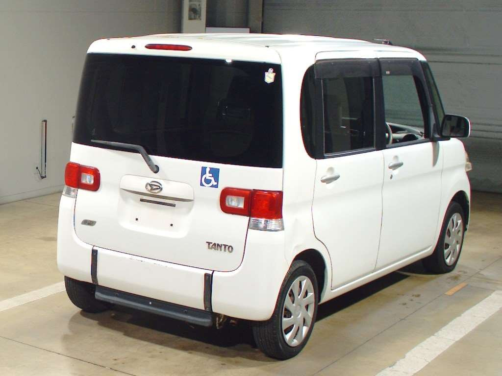 2013 Daihatsu Tanto L375S[1]