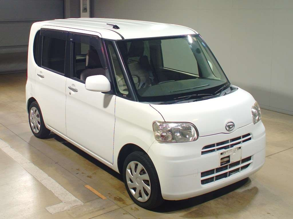 2013 Daihatsu Tanto L375S[2]