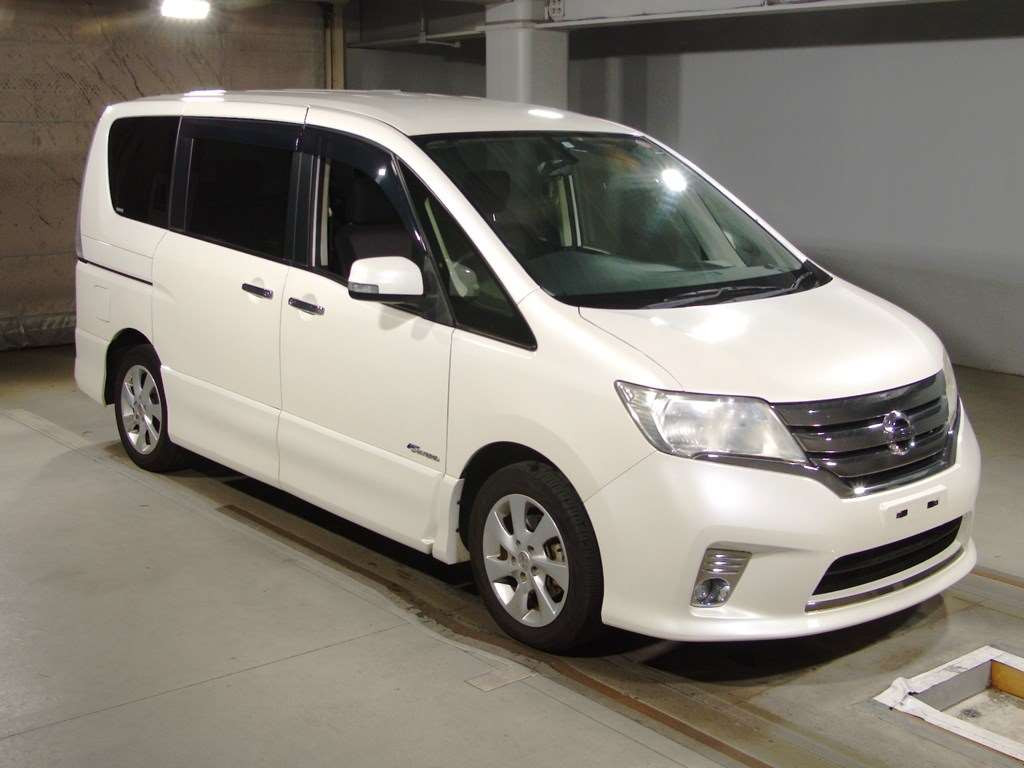 2013 Nissan Serena HFC26[2]