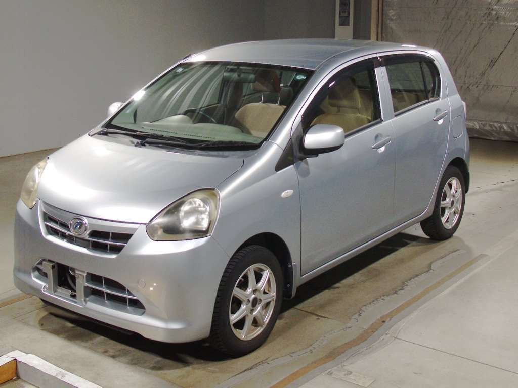 2013 Daihatsu Mira es LA300S[0]