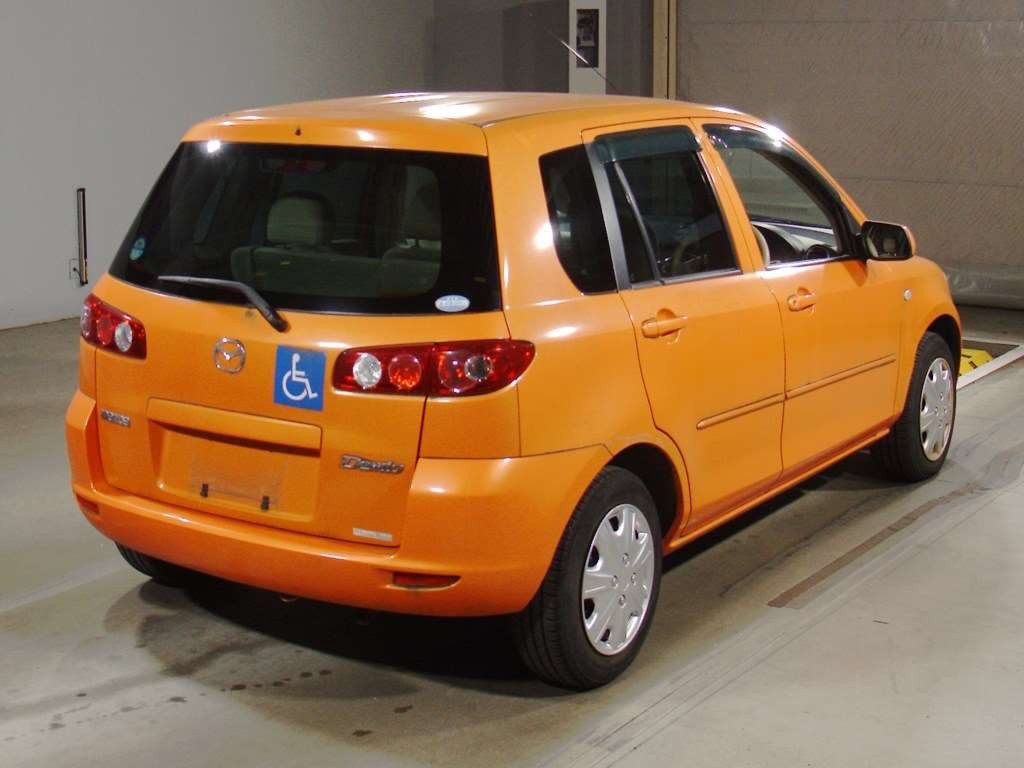 2004 Mazda Demio DY3W[1]