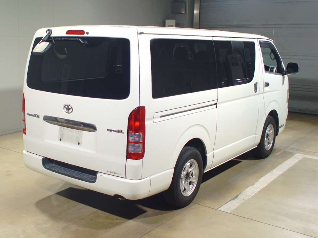 2006 Toyota Regiusace Van TRH200V[1]