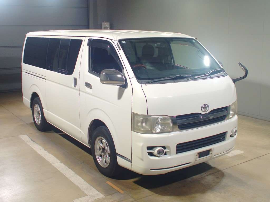 2006 Toyota Regiusace Van TRH200V[2]