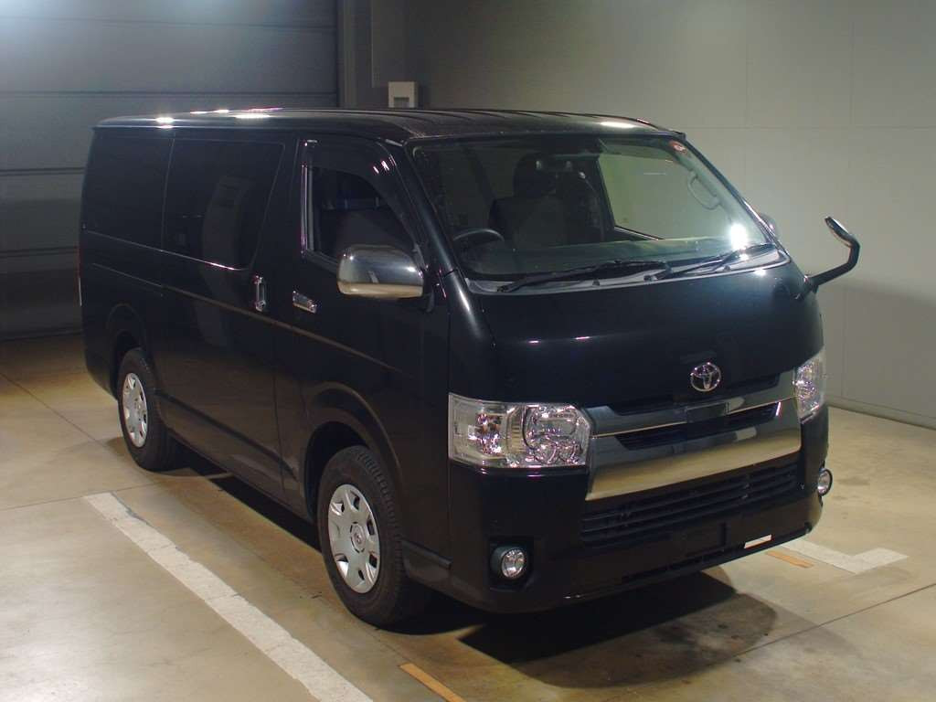 2019 Toyota Hiace Van TRH200V[2]