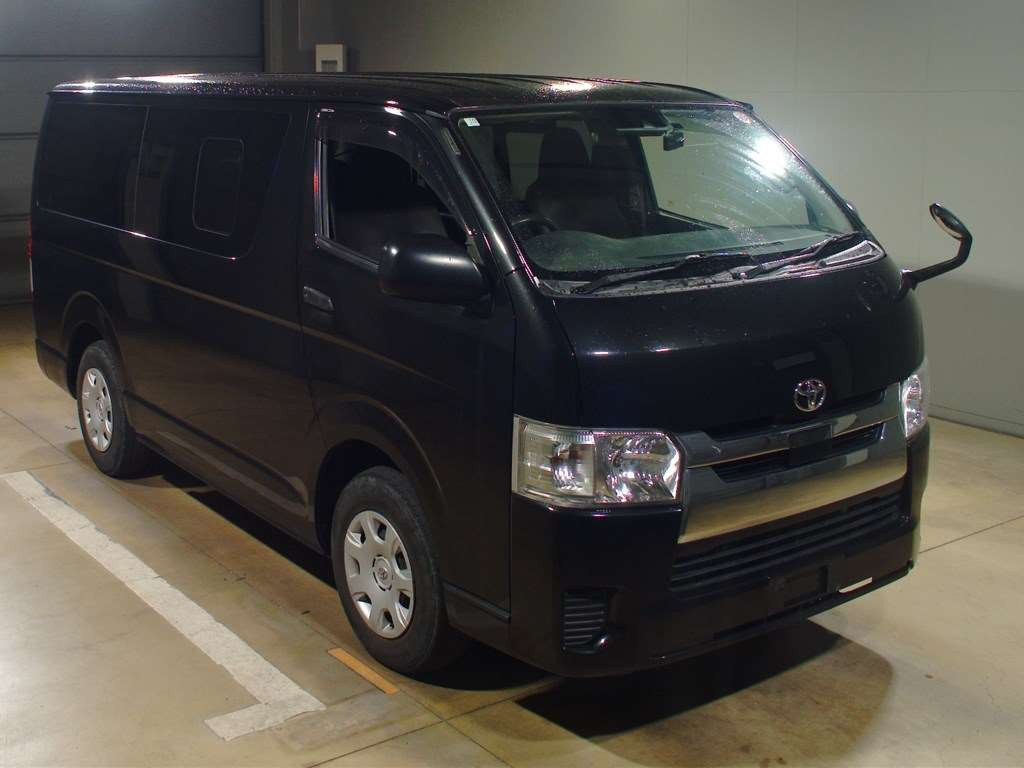 2019 Toyota Hiace Van GDH201V[2]