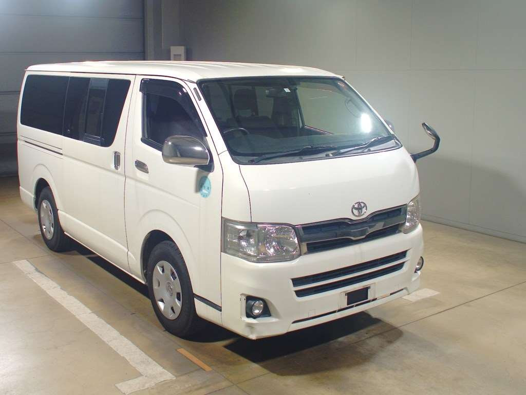 2013 Toyota Hiace Van TRH200V[2]