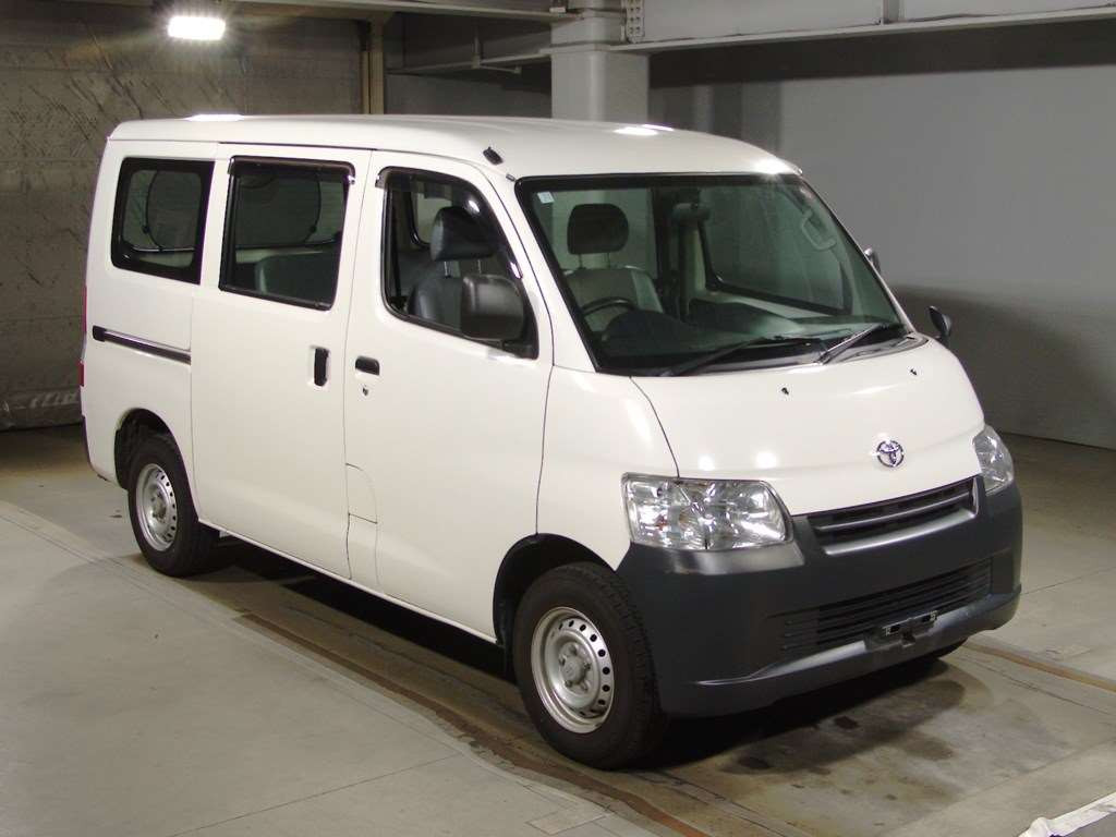 2015 Toyota Townace Van S402M[2]