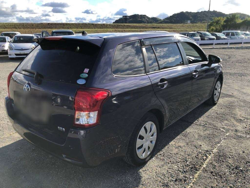 2014 Toyota Corolla Fielder NKE165G[1]