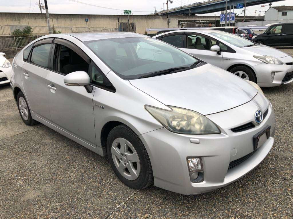 2011 Toyota Prius ZVW30[2]