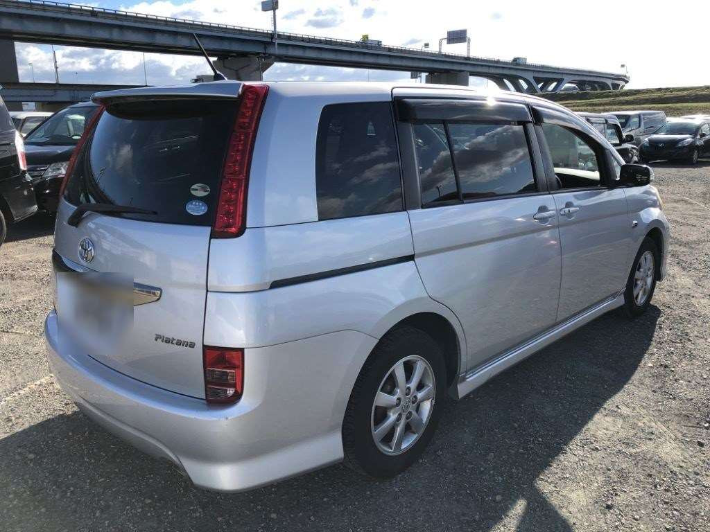 2009 Toyota Isis ZNM10W[1]